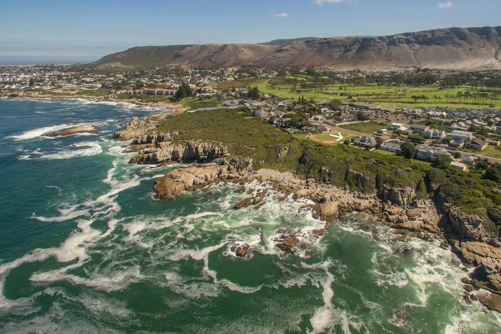 Wild Waters At Kraal Rock On The Cliffs In Hermanus Villa Exterior photo