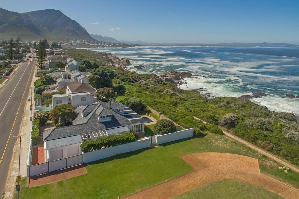 Wild Waters At Kraal Rock On The Cliffs In Hermanus Villa Exterior photo